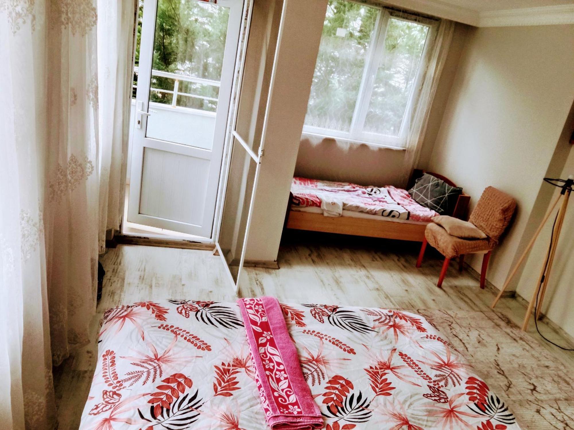 Ahmet Teacher Hotel,6 Minutes From The Airport Arnavutkoy Luaran gambar