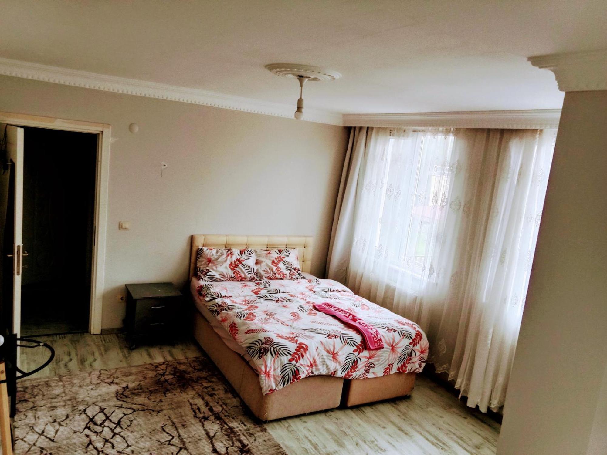 Ahmet Teacher Hotel,6 Minutes From The Airport Arnavutkoy Luaran gambar