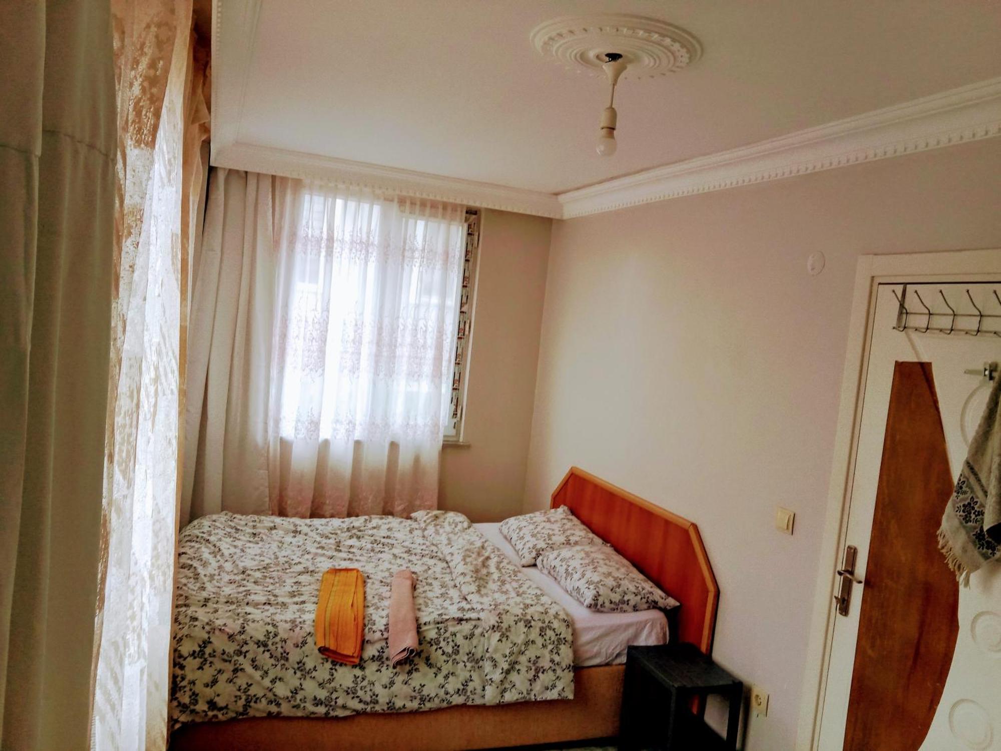 Ahmet Teacher Hotel,6 Minutes From The Airport Arnavutkoy Luaran gambar