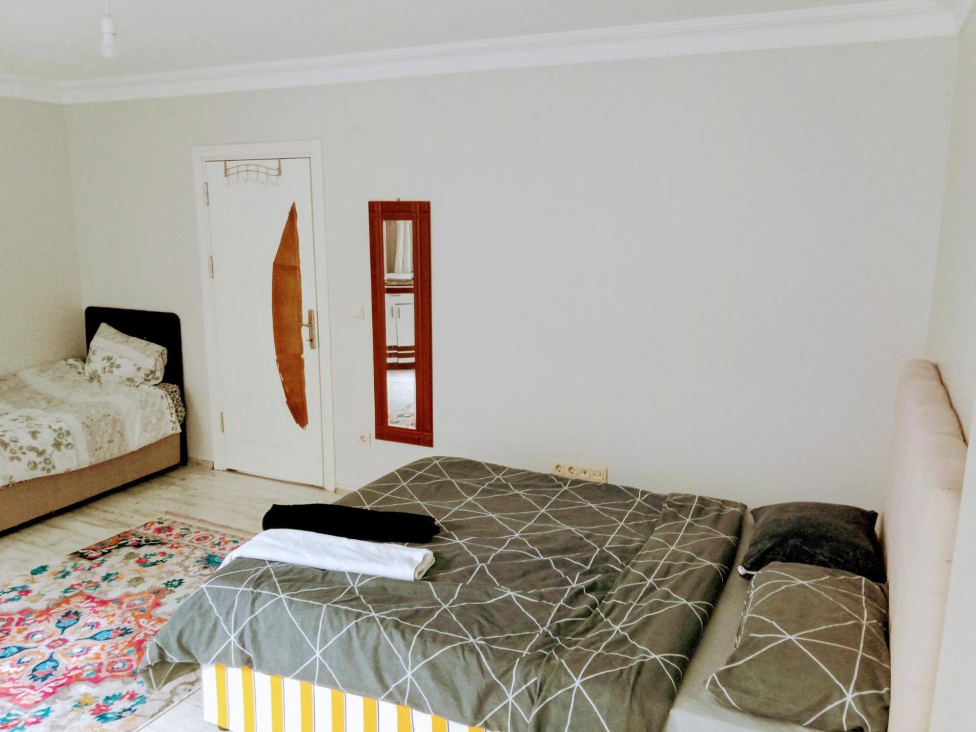 Ahmet Teacher Hotel,6 Minutes From The Airport Arnavutkoy Luaran gambar