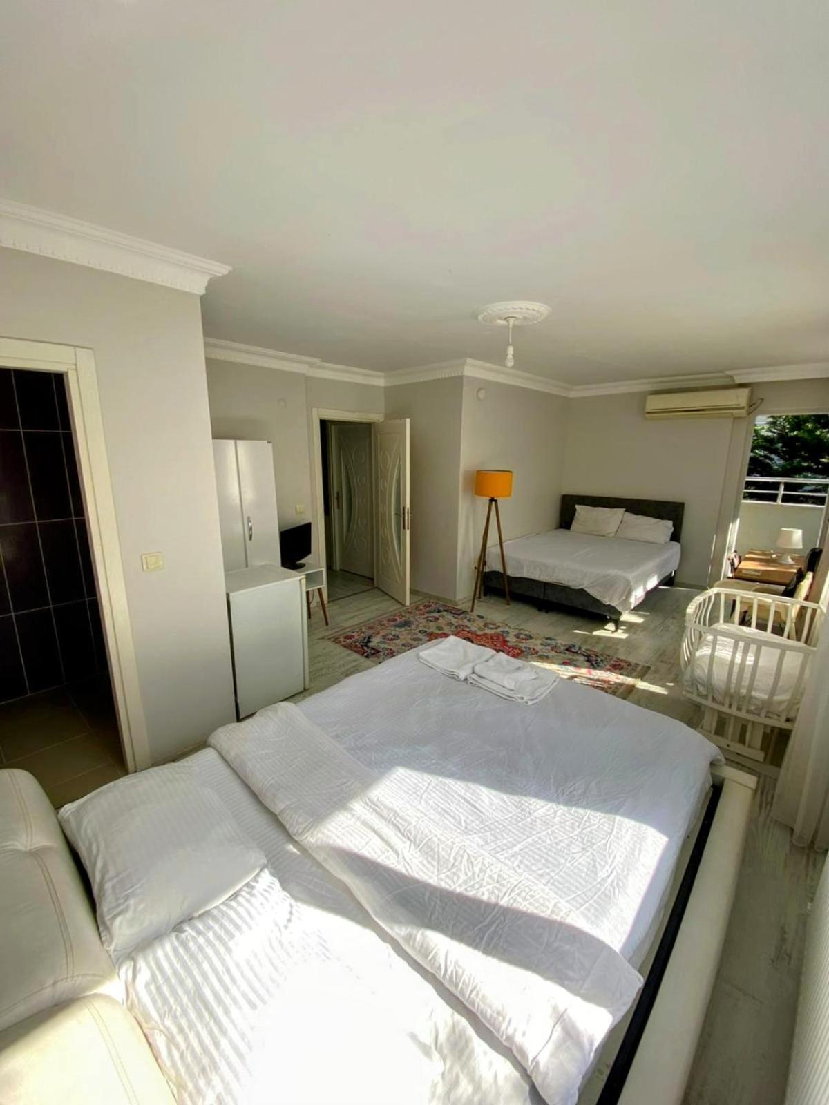 Ahmet Teacher Hotel,6 Minutes From The Airport Arnavutkoy Luaran gambar