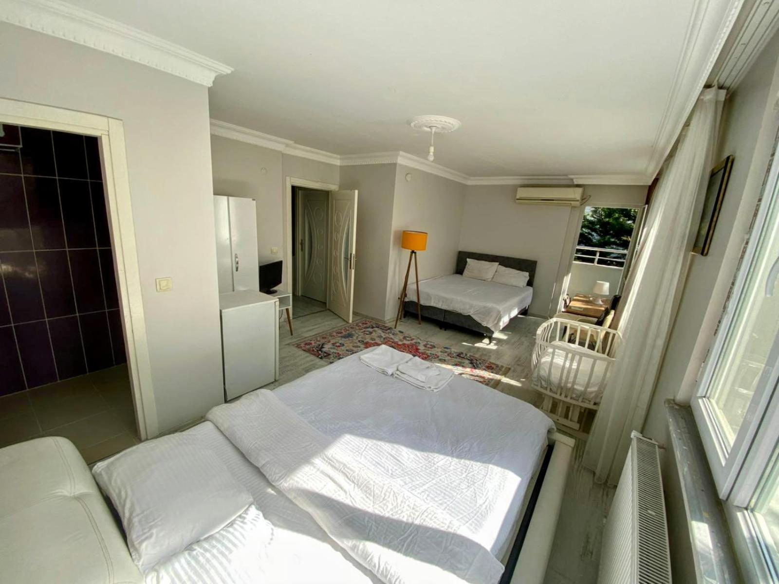 Ahmet Teacher Hotel,6 Minutes From The Airport Arnavutkoy Luaran gambar